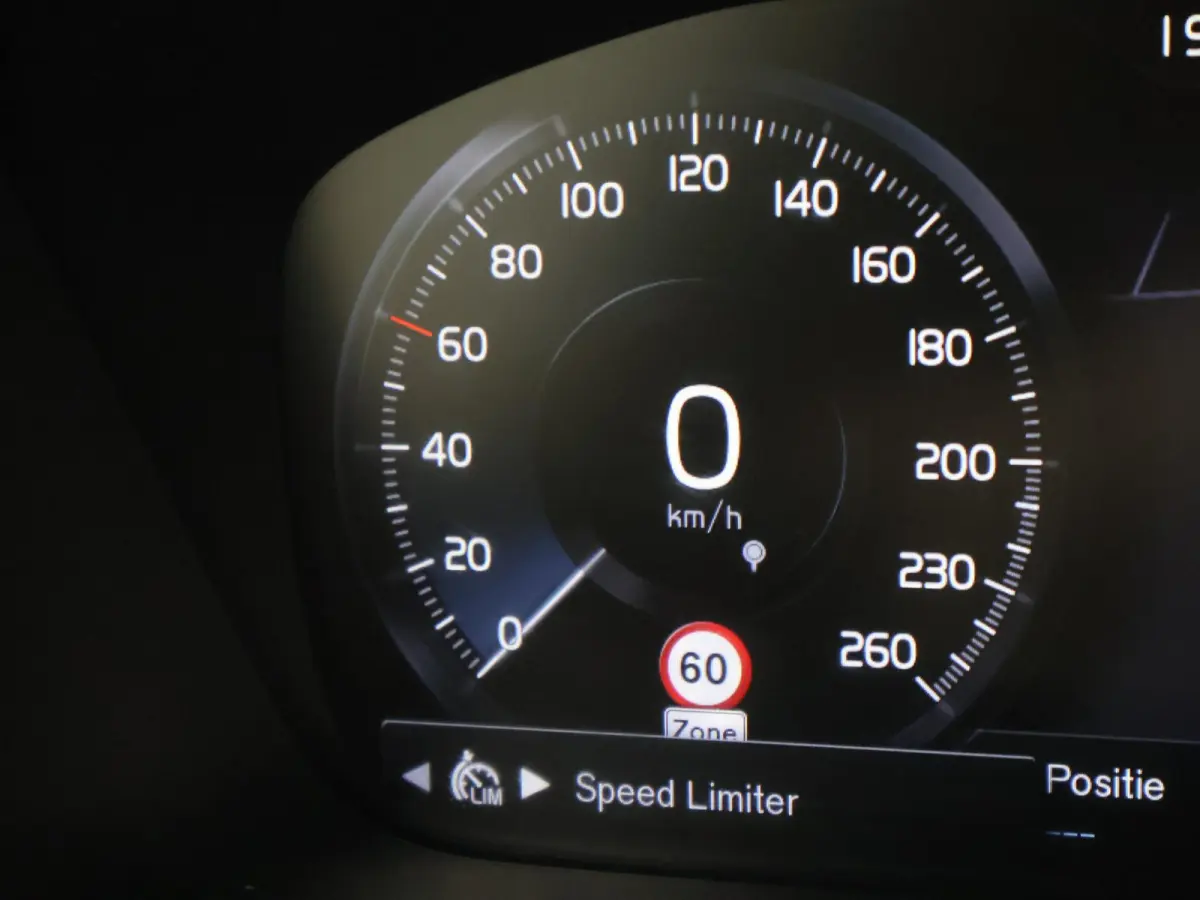 2.0 T8 RECHARGE AWD 390 PK 7P + TREKHAAK | PANORAMA | H/K | 360 CAMERA | HEAD-UP
