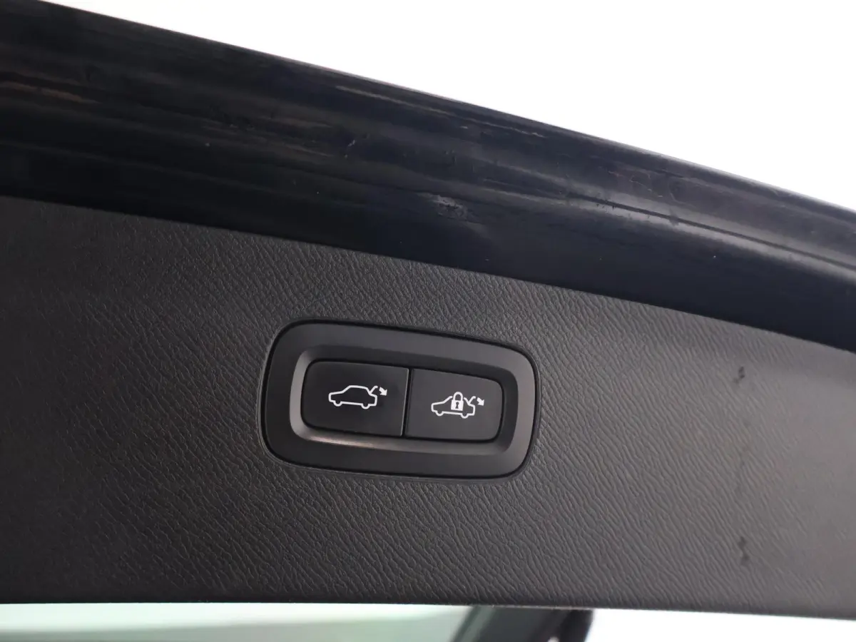 2.0 T8 RECHARGE AWD 390 PK 7P + TREKHAAK | PANORAMA | H/K | 360 CAMERA | HEAD-UP