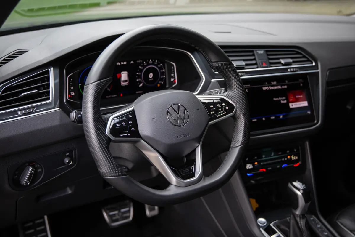 1.4 TSI eHybrid R-Line Exclusive , Trekhaak, Adap. cruise,  Memory seat, Rondomzichtcamera,