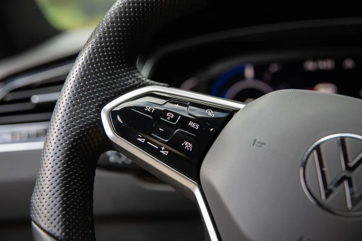 1.4 TSI eHybrid R-Line Exclusive , Trekhaak, Adap. cruise,  Memory seat, Rondomzichtcamera,