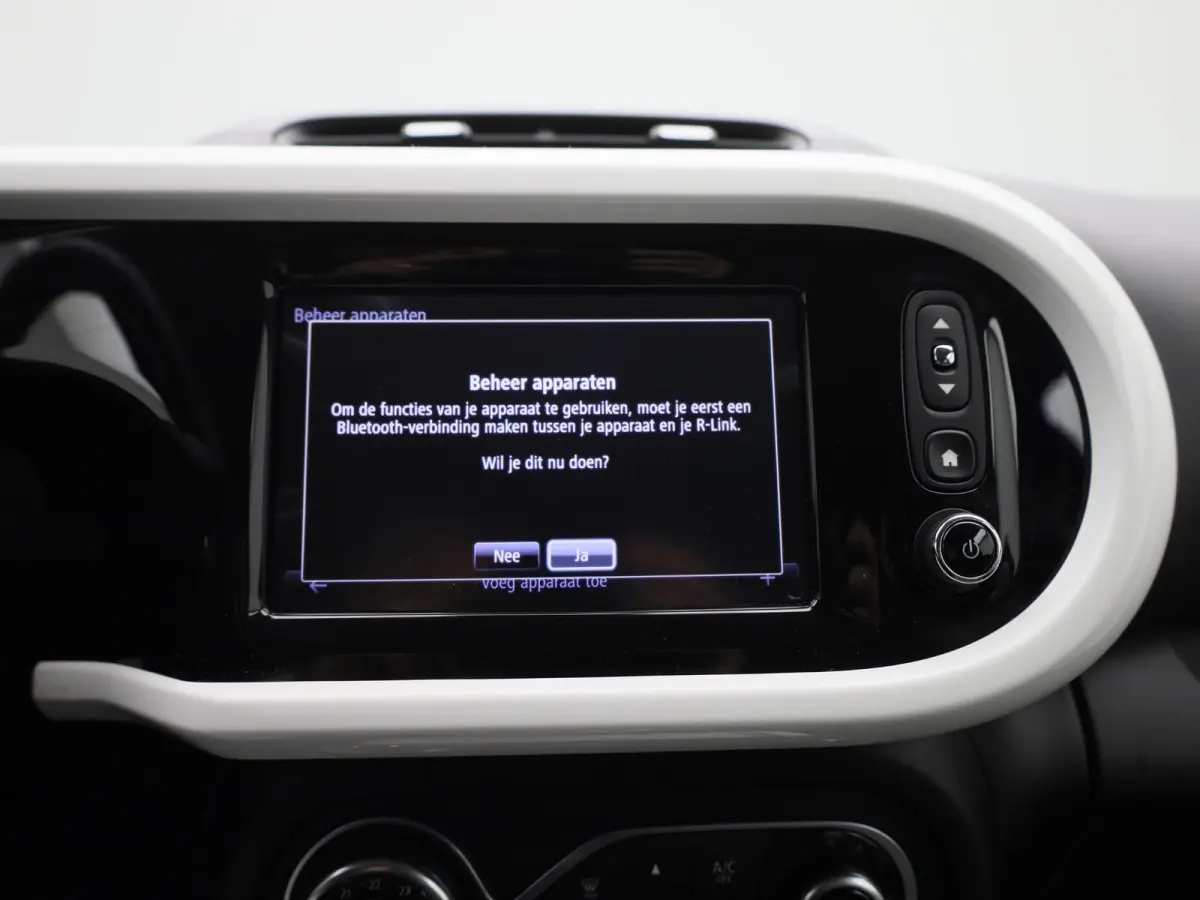 1.0 SCe Intens VERWACHT !! | CAMERA | NAVIGATIE | PDC | LMV | CLIMA | CRUISE | APPLE CARPLAY & ANDROID AUTO | 12 MAANDEN BOVAG GARANTIE |