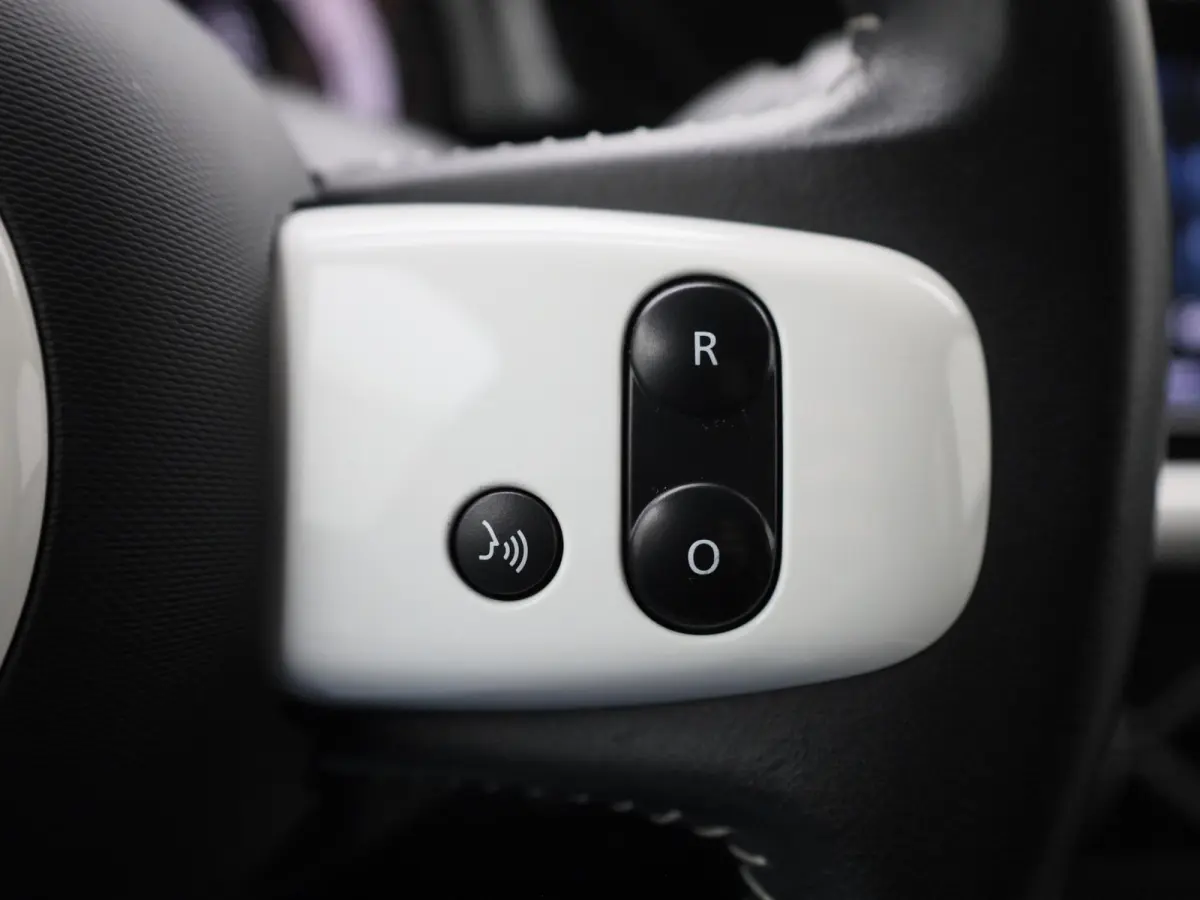 1.0 SCe Intens VERWACHT !! | CAMERA | NAVIGATIE | PDC | LMV | CLIMA | CRUISE | APPLE CARPLAY & ANDROID AUTO | 12 MAANDEN BOVAG GARANTIE |