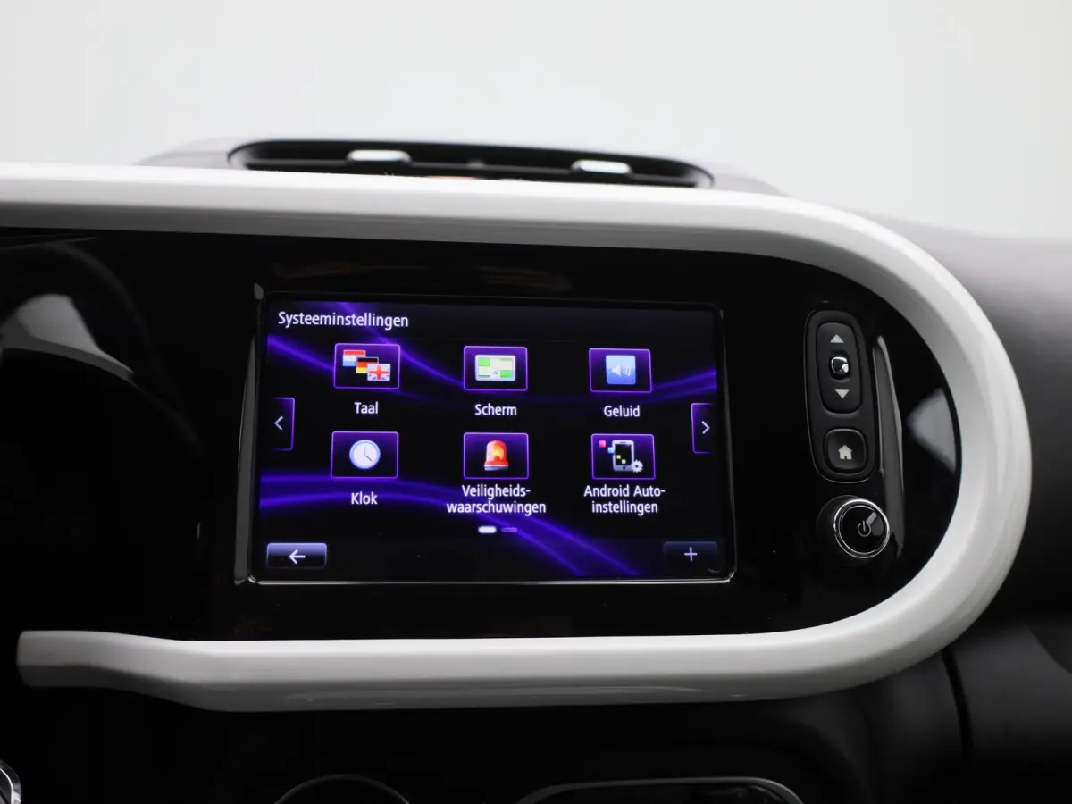 1.0 SCe Intens VERWACHT !! | CAMERA | NAVIGATIE | PDC | LMV | CLIMA | CRUISE | APPLE CARPLAY & ANDROID AUTO | 12 MAANDEN BOVAG GARANTIE |