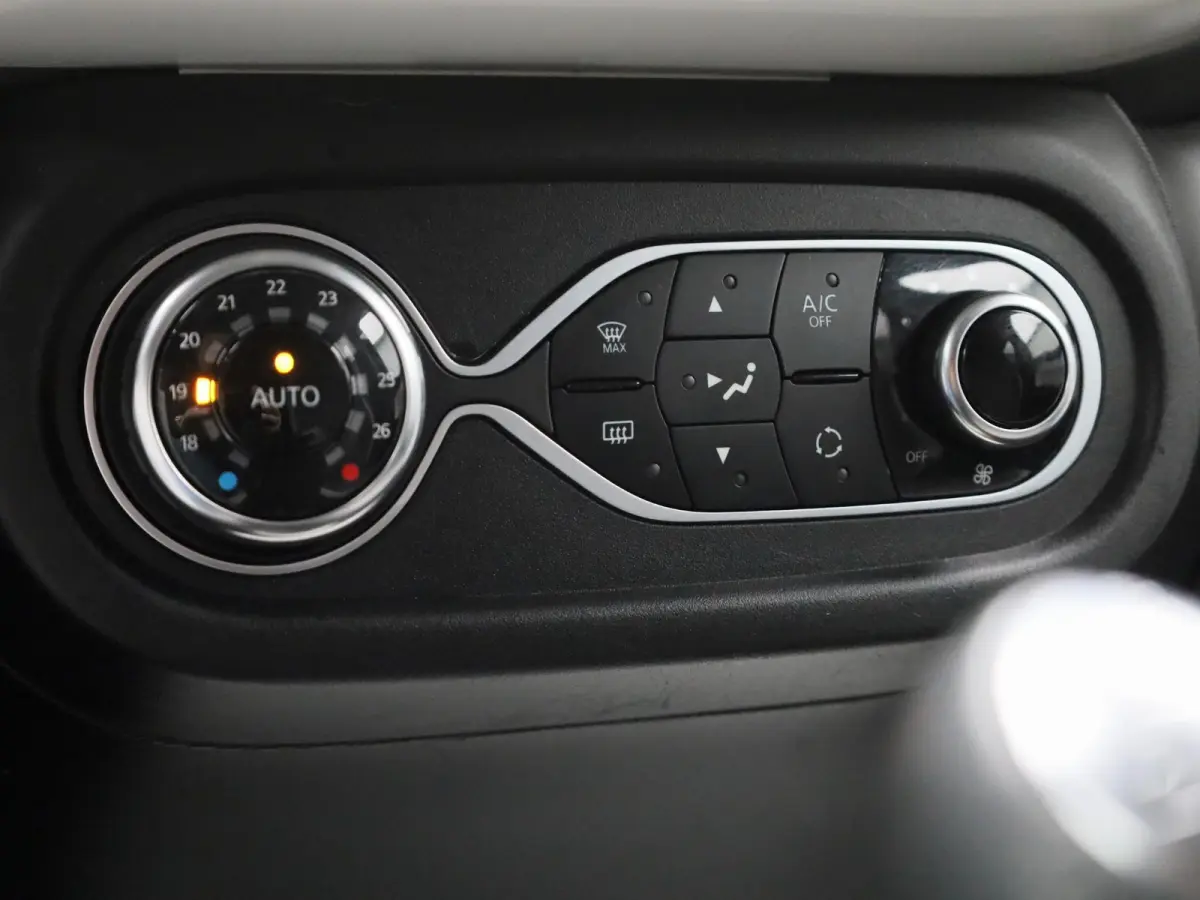 1.0 SCe Intens VERWACHT !! | CAMERA | NAVIGATIE | PDC | LMV | CLIMA | CRUISE | APPLE CARPLAY & ANDROID AUTO | 12 MAANDEN BOVAG GARANTIE |
