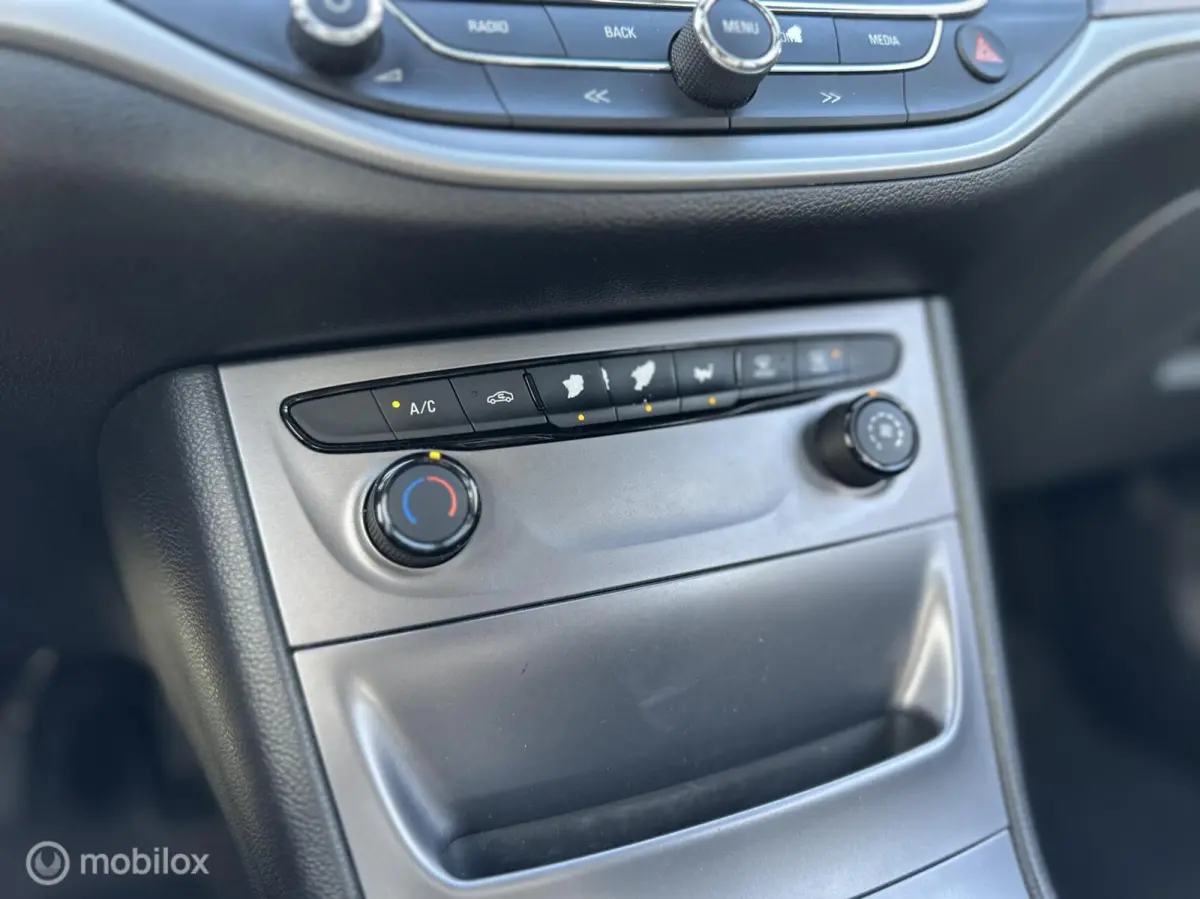 1.0 Online Edition | Carplay | Navigatie |