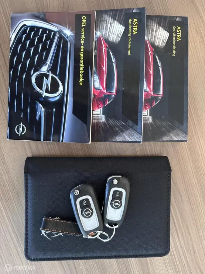 1.0 Online Edition | Carplay | Navigatie |