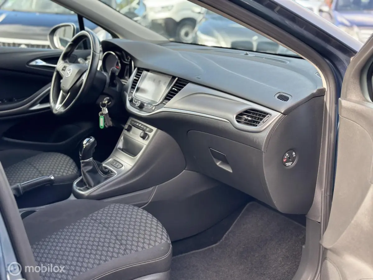 1.0 Online Edition | Carplay | Navigatie |