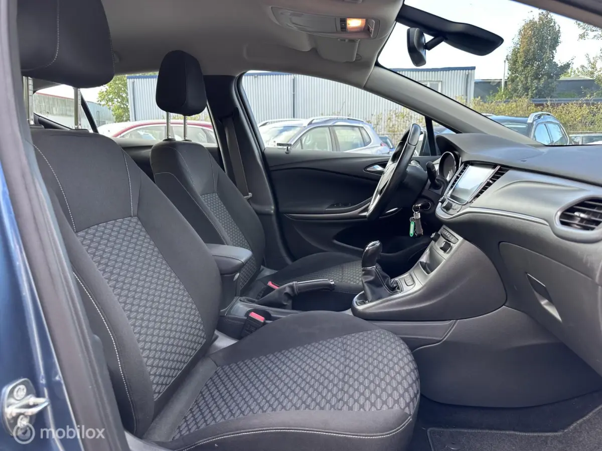 1.0 Online Edition | Carplay | Navigatie |