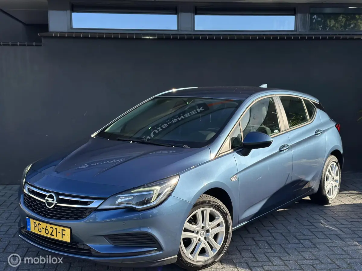 1.0 Online Edition | Carplay | Navigatie |