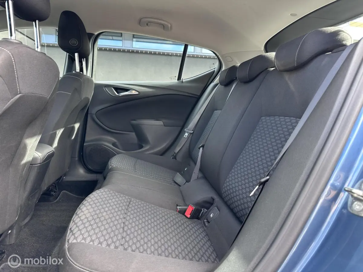 1.0 Online Edition | Carplay | Navigatie |