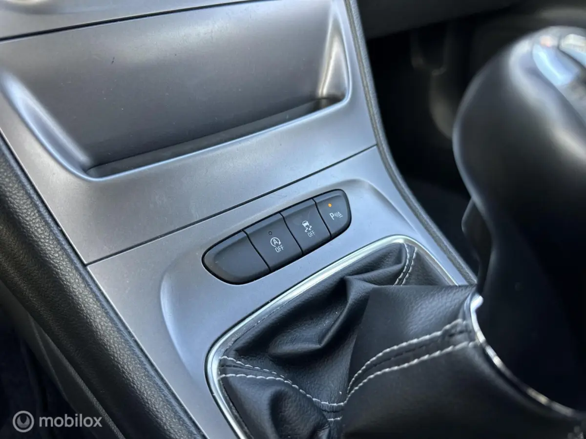 1.0 Online Edition | Carplay | Navigatie |