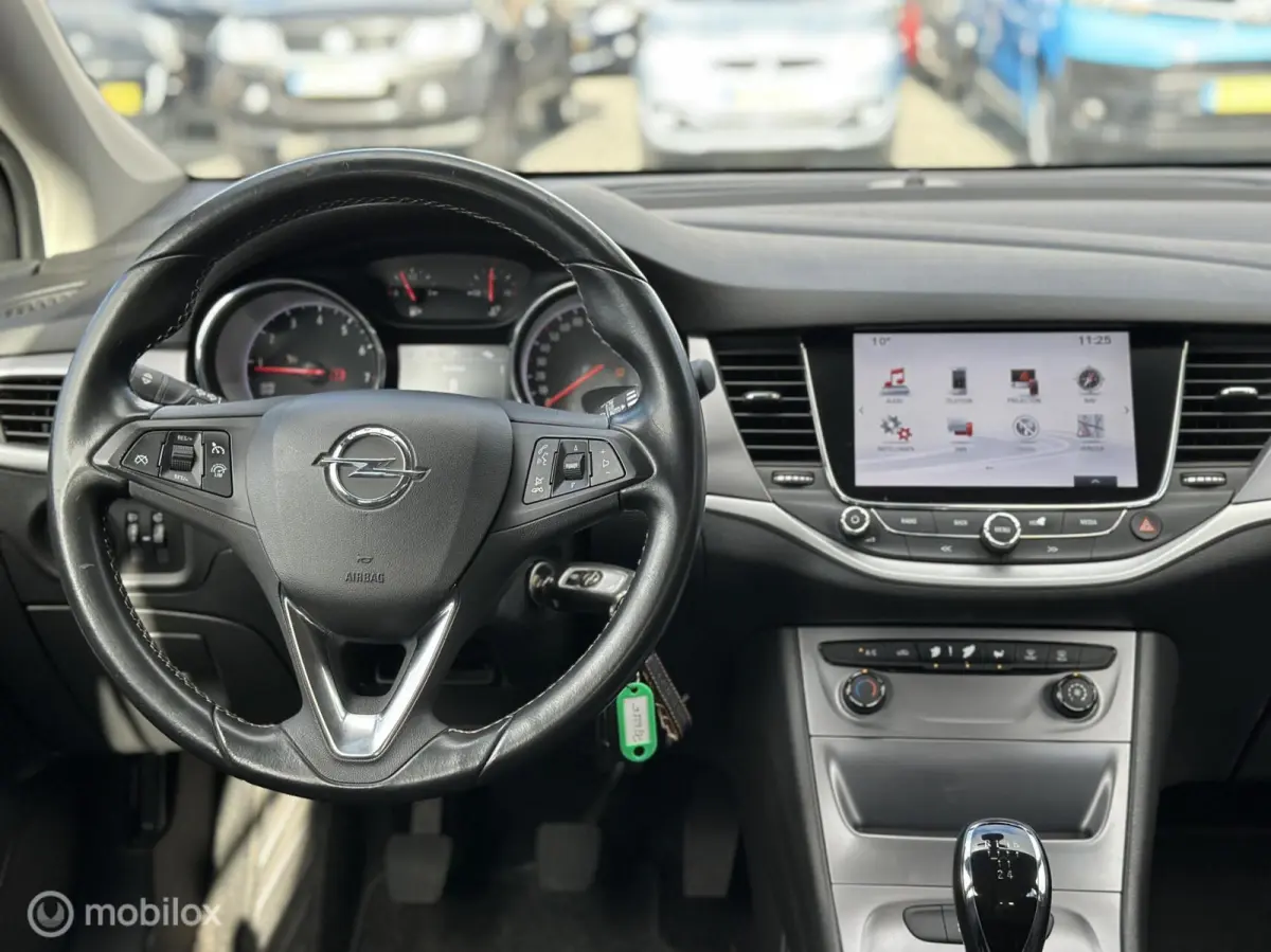 1.0 Online Edition | Carplay | Navigatie |