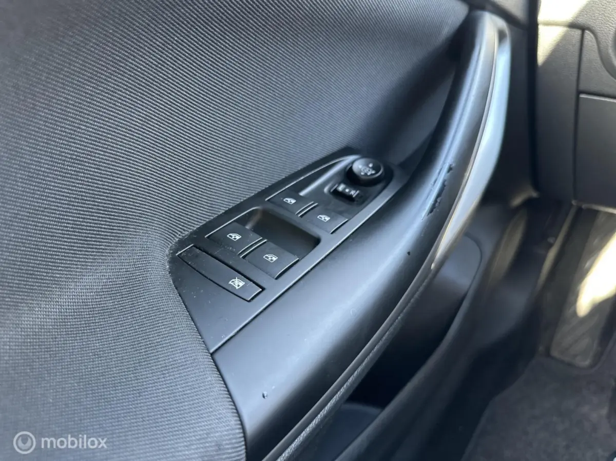 1.0 Online Edition | Carplay | Navigatie |