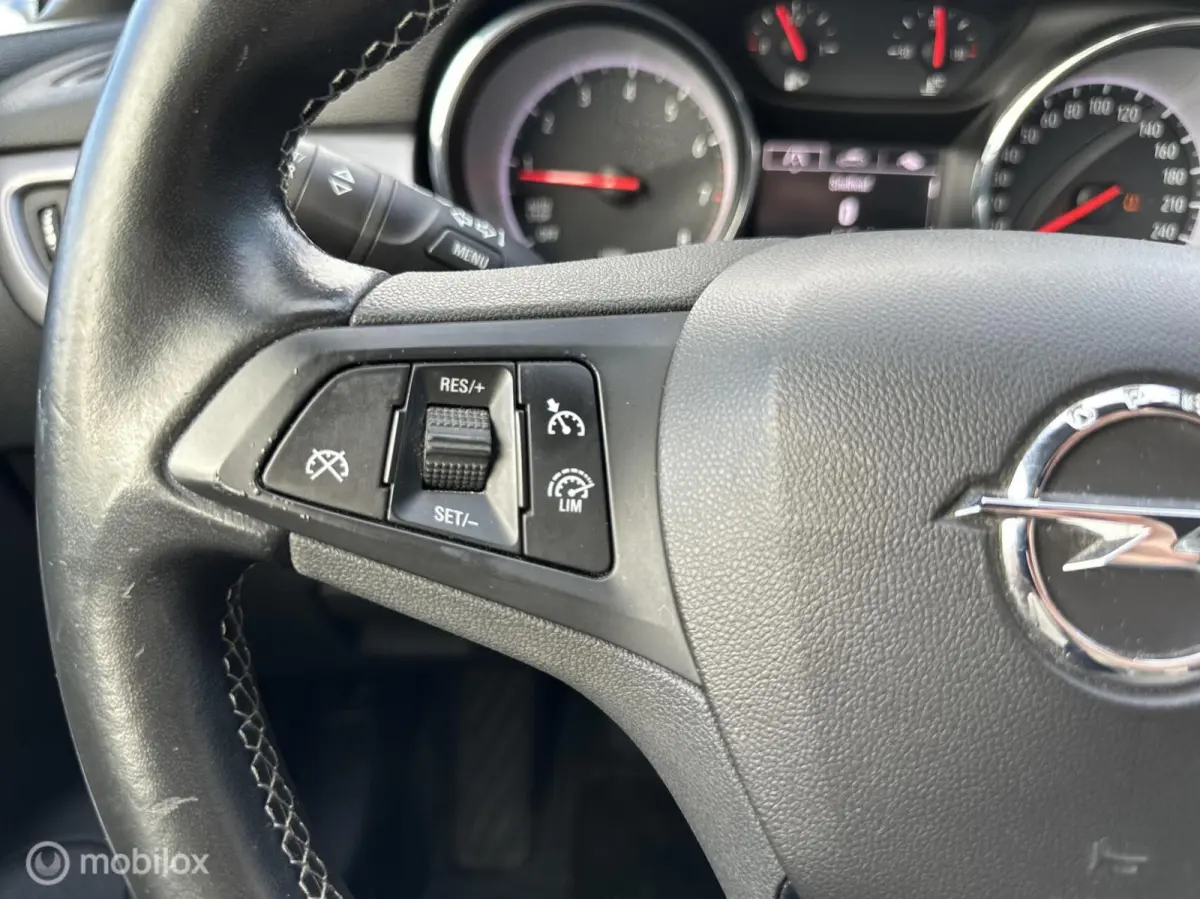 1.0 Online Edition | Carplay | Navigatie |