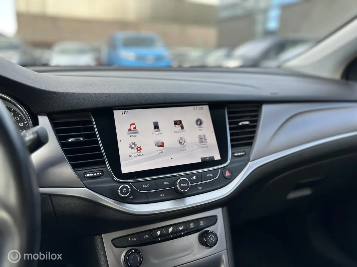 1.0 Online Edition | Carplay | Navigatie |