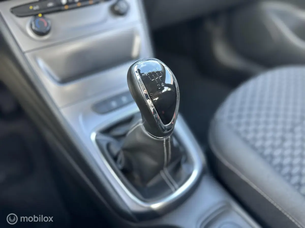 1.0 Online Edition | Carplay | Navigatie |