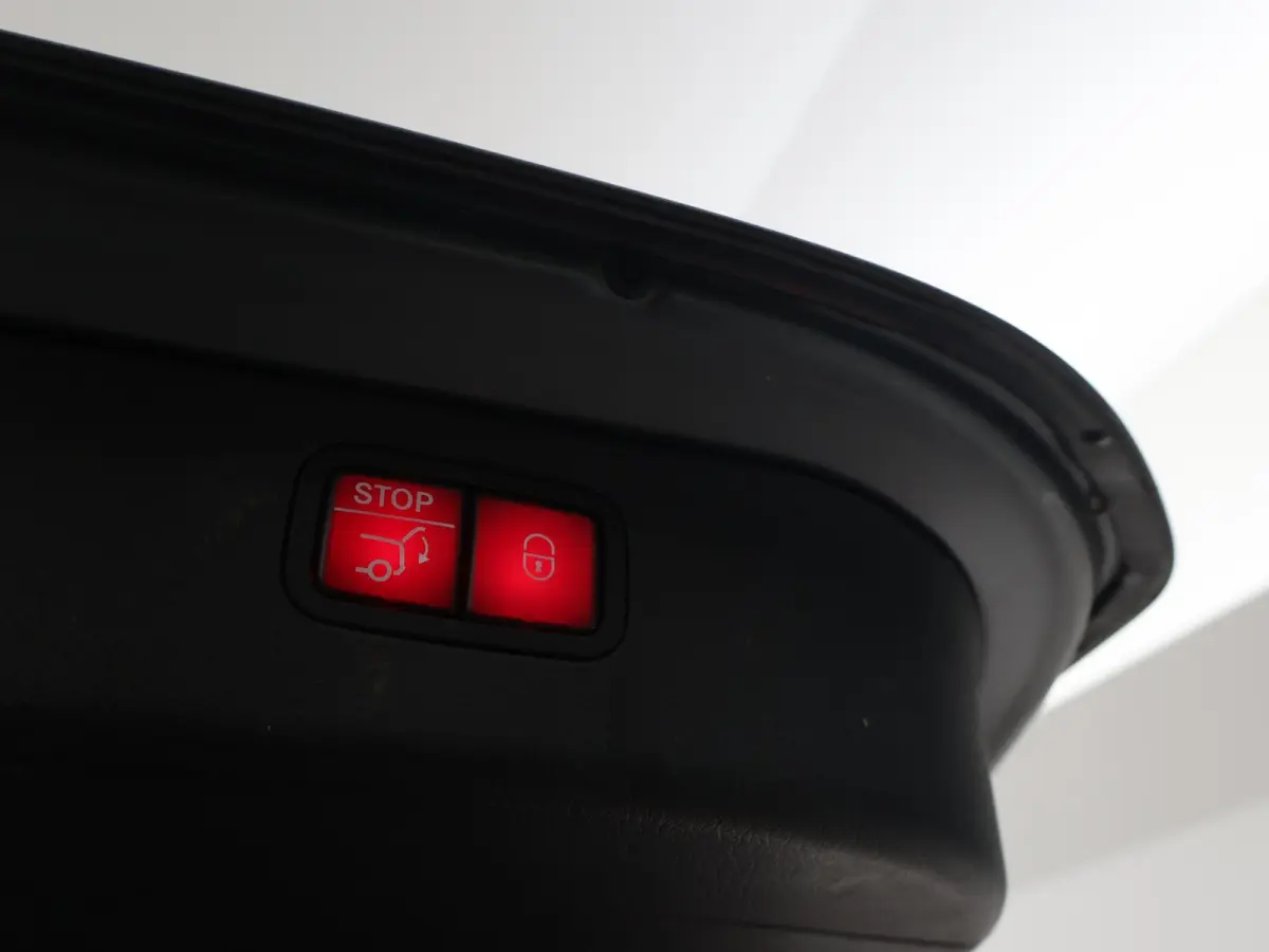200 204 PK LAUNCH EDITION AMG NIGHT MAGNO SELENIET | TREKHAAK | 360 CAMERA | SFEERVERLICHTING