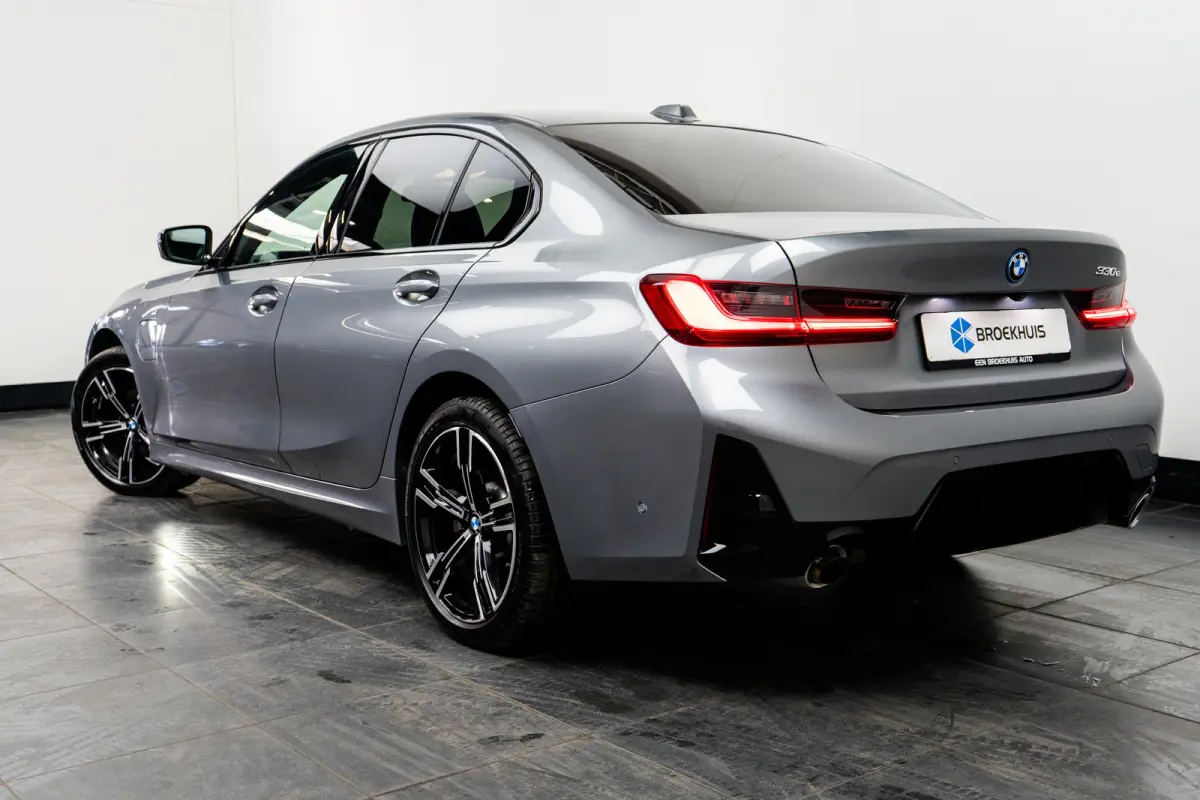 330e M Sport Edition 292PK | M-Sport | Laser LED Koplampen | Elek. Stoelen Incl. geheugen | Ledere Bekleding | Adaptieve Cruise Control
