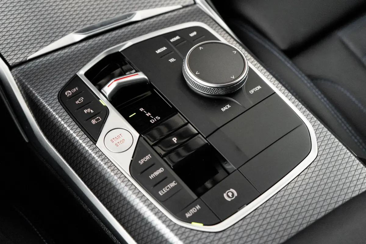 330e M Sport Edition 292PK | M-Sport | Laser LED Koplampen | Elek. Stoelen Incl. geheugen | Ledere Bekleding | Adaptieve Cruise Control