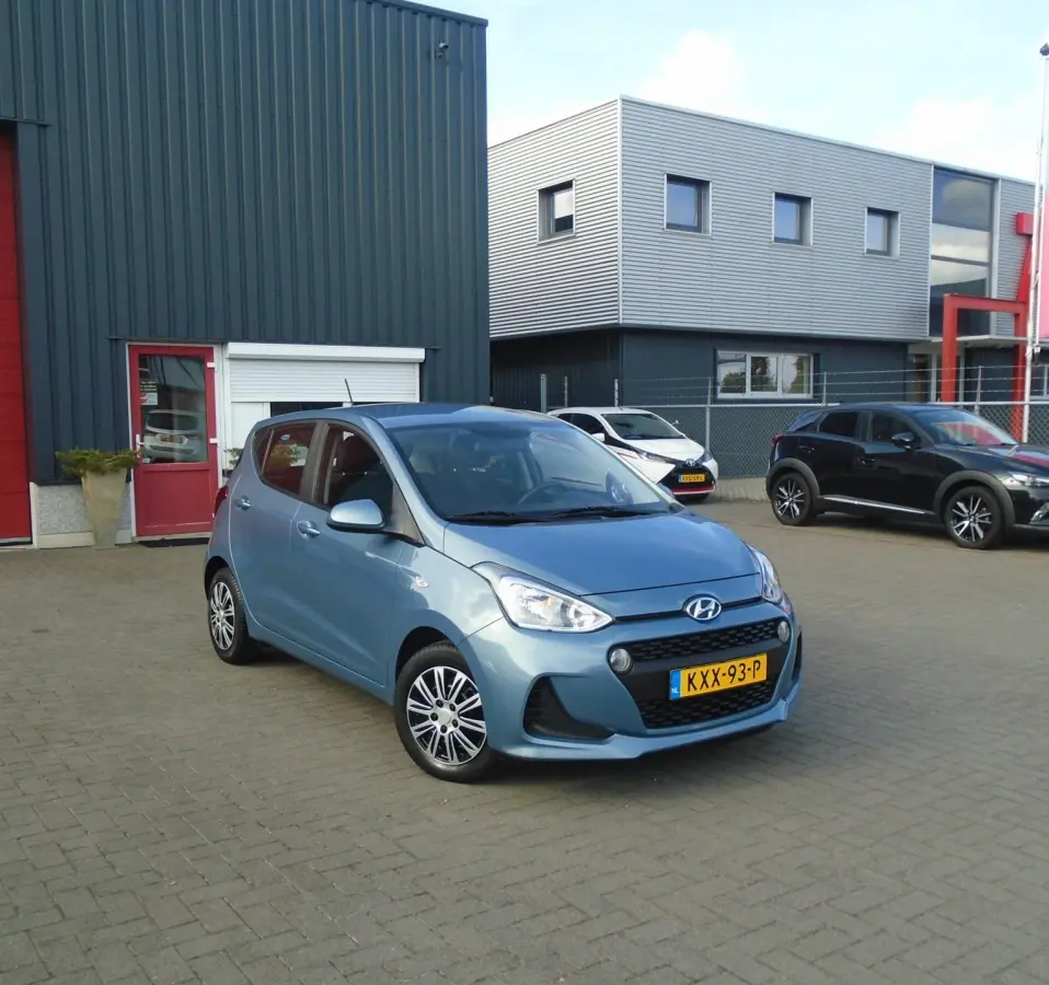 1.0i i-Drive,Apple-Carplay,Cruise