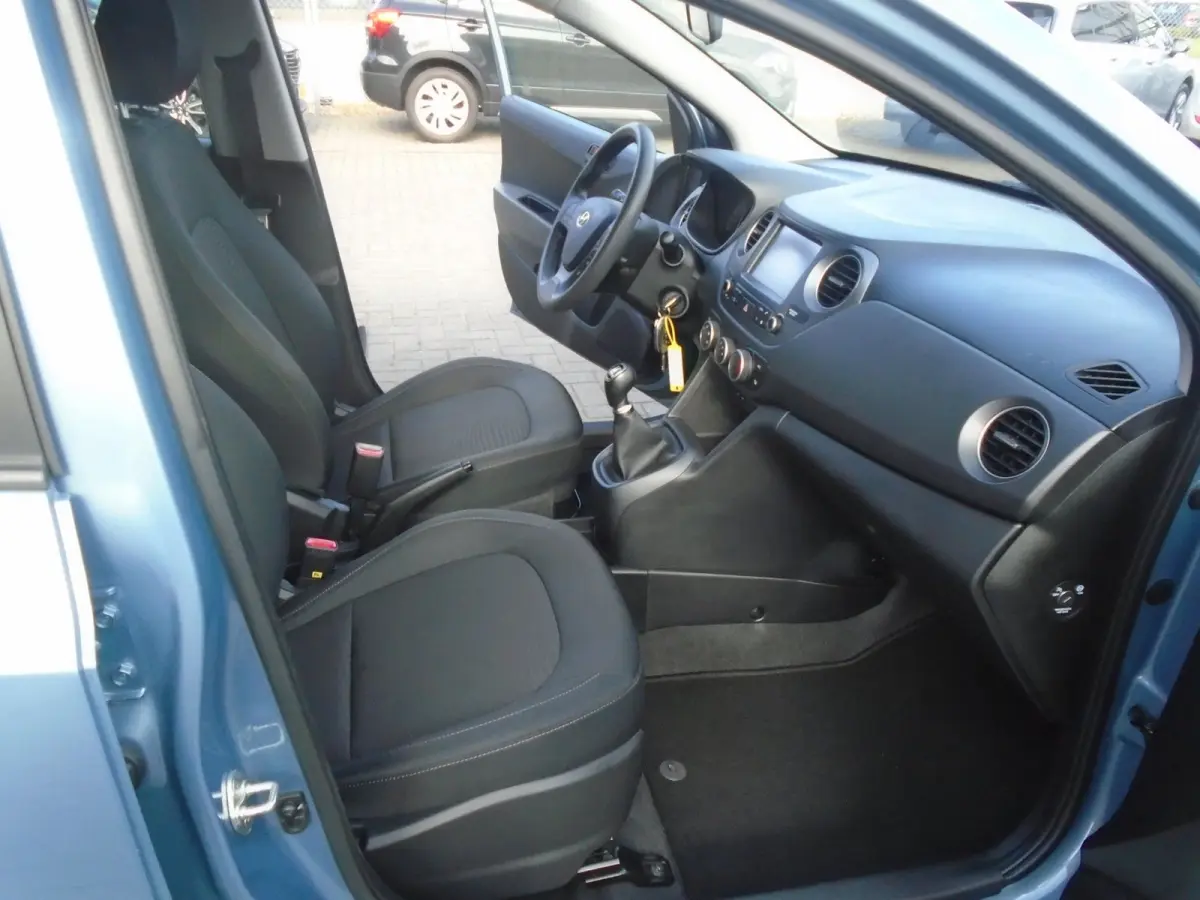 1.0i i-Drive,Apple-Carplay,Cruise