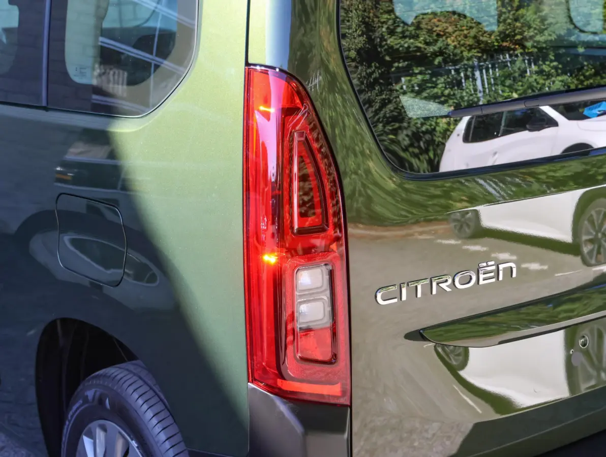 Feel L1 50 kWh 136pk | ACCU 98% | Apple Carplay / Android Auto | Parkeersensoren | Airco | Cruise Control