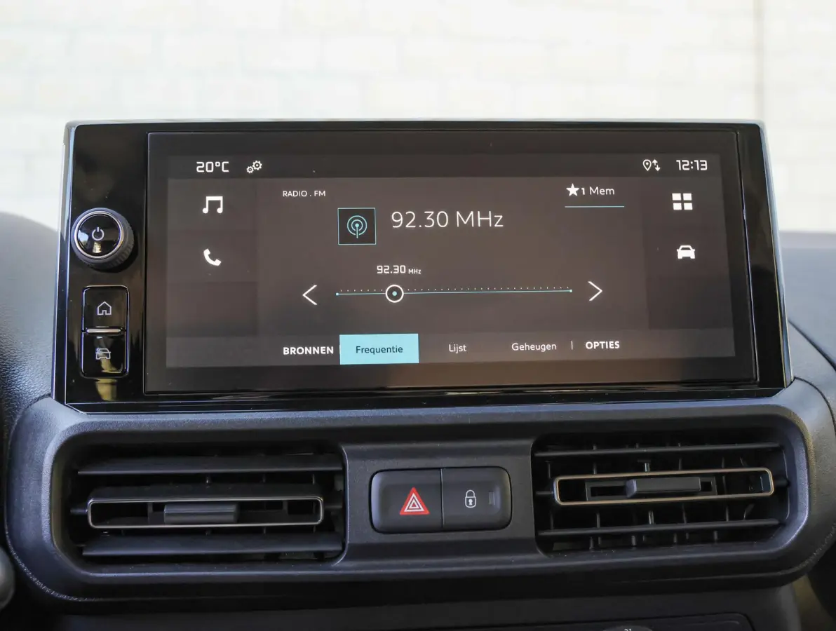 Feel L1 50 kWh 136pk | ACCU 98% | Apple Carplay / Android Auto | Parkeersensoren | Airco | Cruise Control