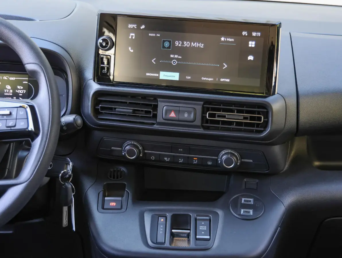 Feel L1 50 kWh 136pk | ACCU 98% | Apple Carplay / Android Auto | Parkeersensoren | Airco | Cruise Control