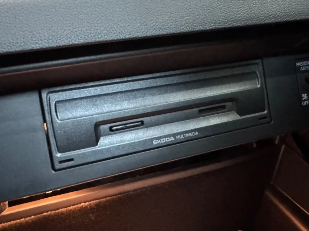TSI DRIVE / DSG automaat / CarPlay / Stoelverwarming / Cruise / Documentatie aanwezig.