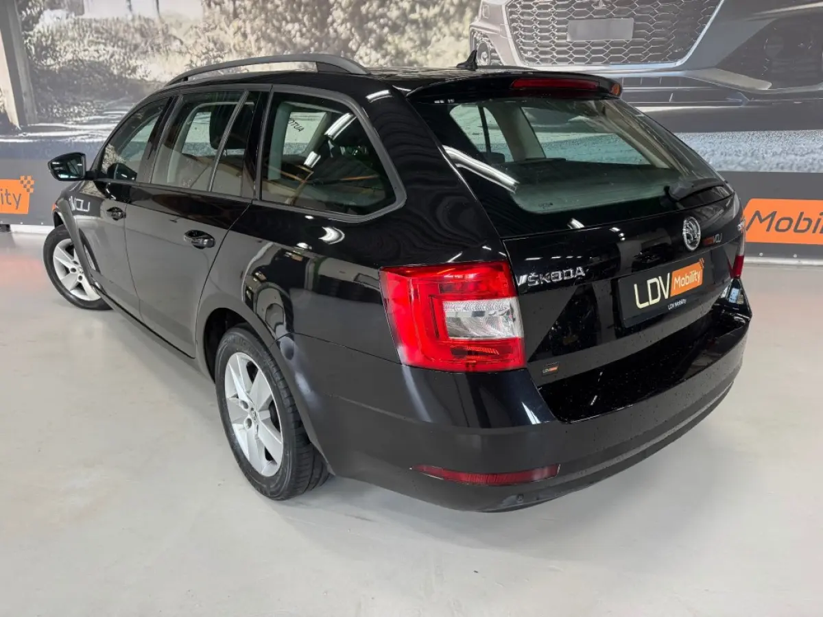 TSI DRIVE / DSG automaat / CarPlay / Stoelverwarming / Cruise / Documentatie aanwezig.