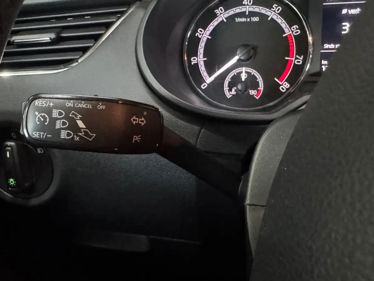 TSI DRIVE / DSG automaat / CarPlay / Stoelverwarming / Cruise / Documentatie aanwezig.