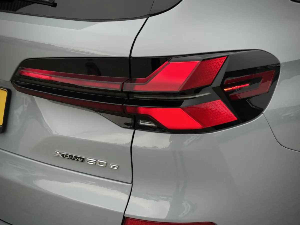 xDrive50e