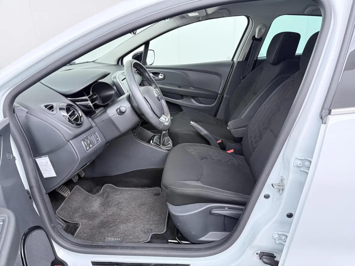 TCe 90 Limited | navigatie | parkeersensoren | airco |