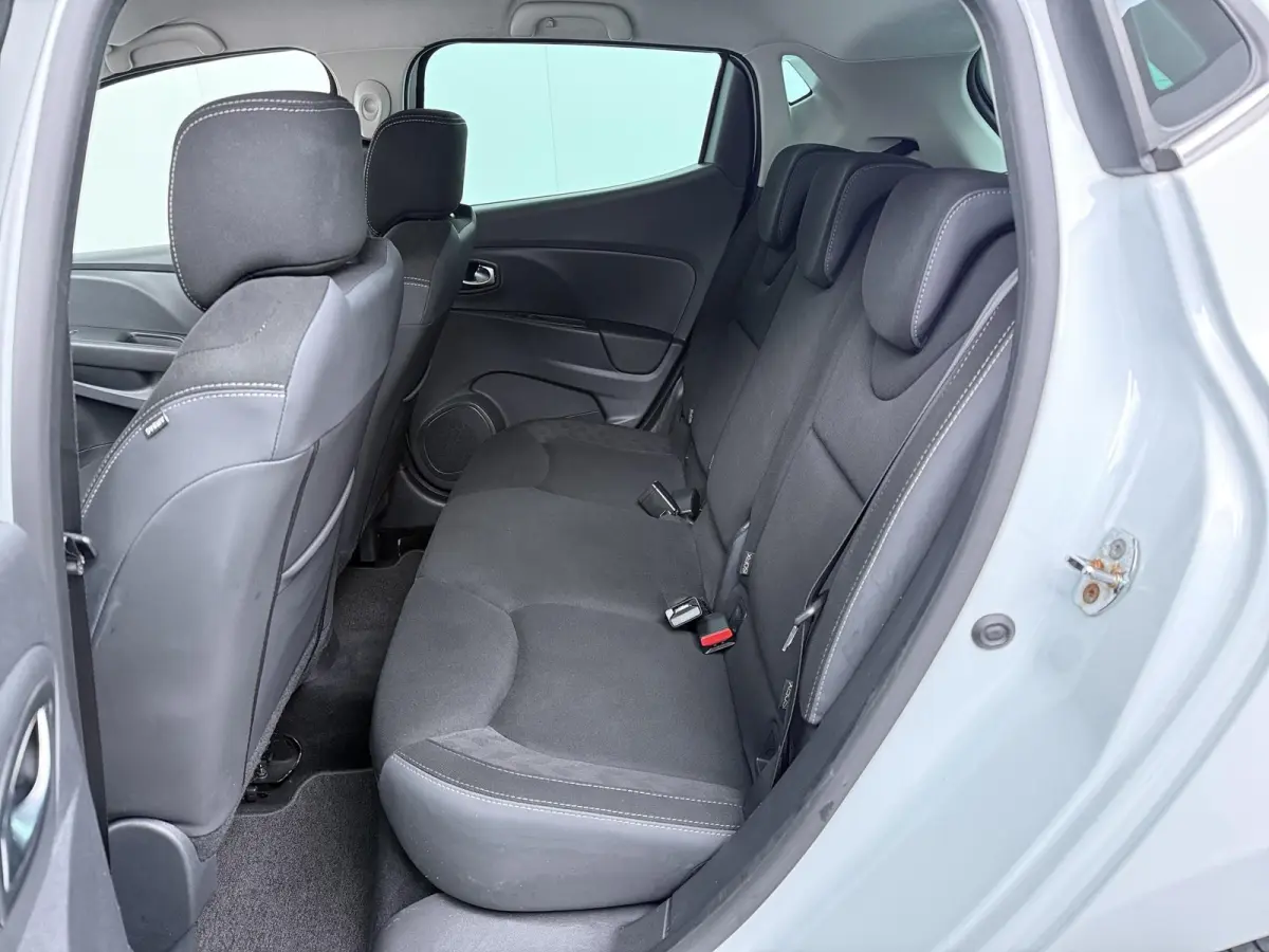 TCe 90 Limited | navigatie | parkeersensoren | airco |