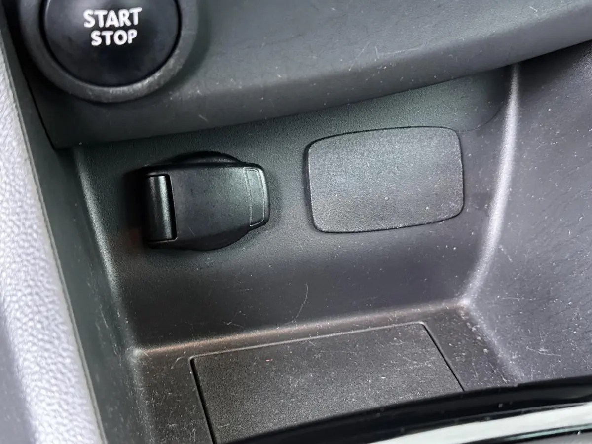 TCe 90 Limited | navigatie | parkeersensoren | airco |