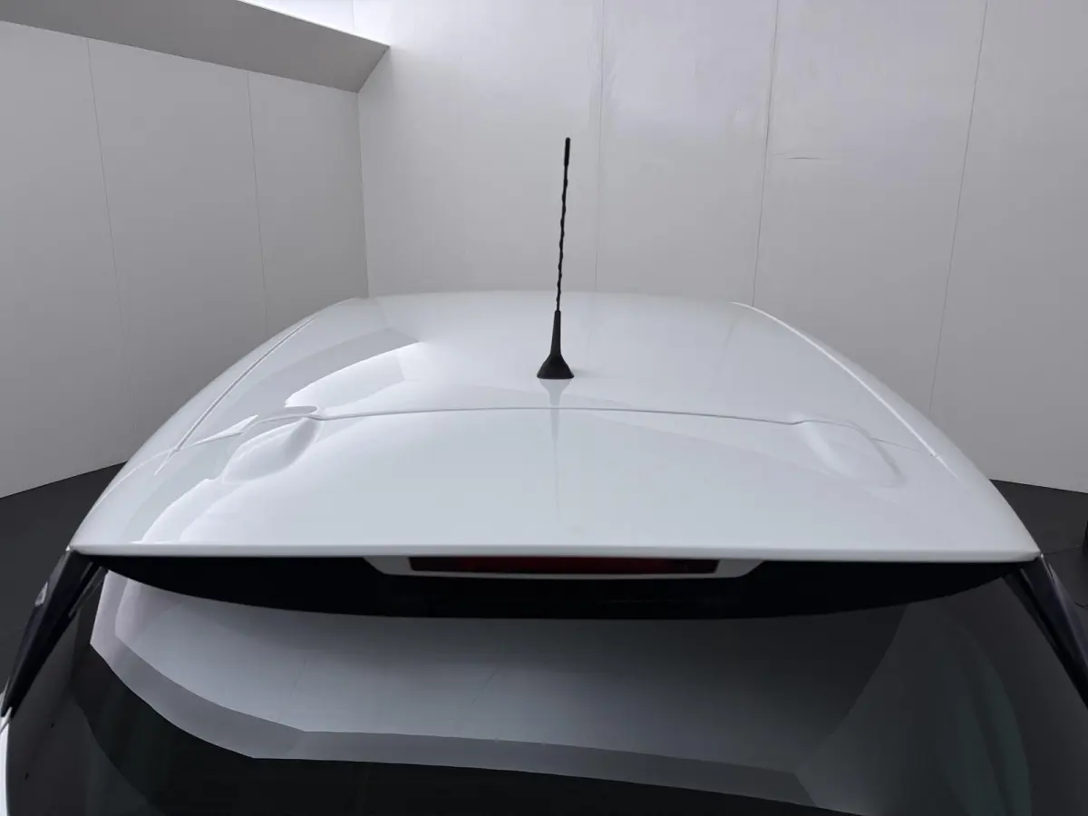 TCe 90 Limited | navigatie | parkeersensoren | airco |