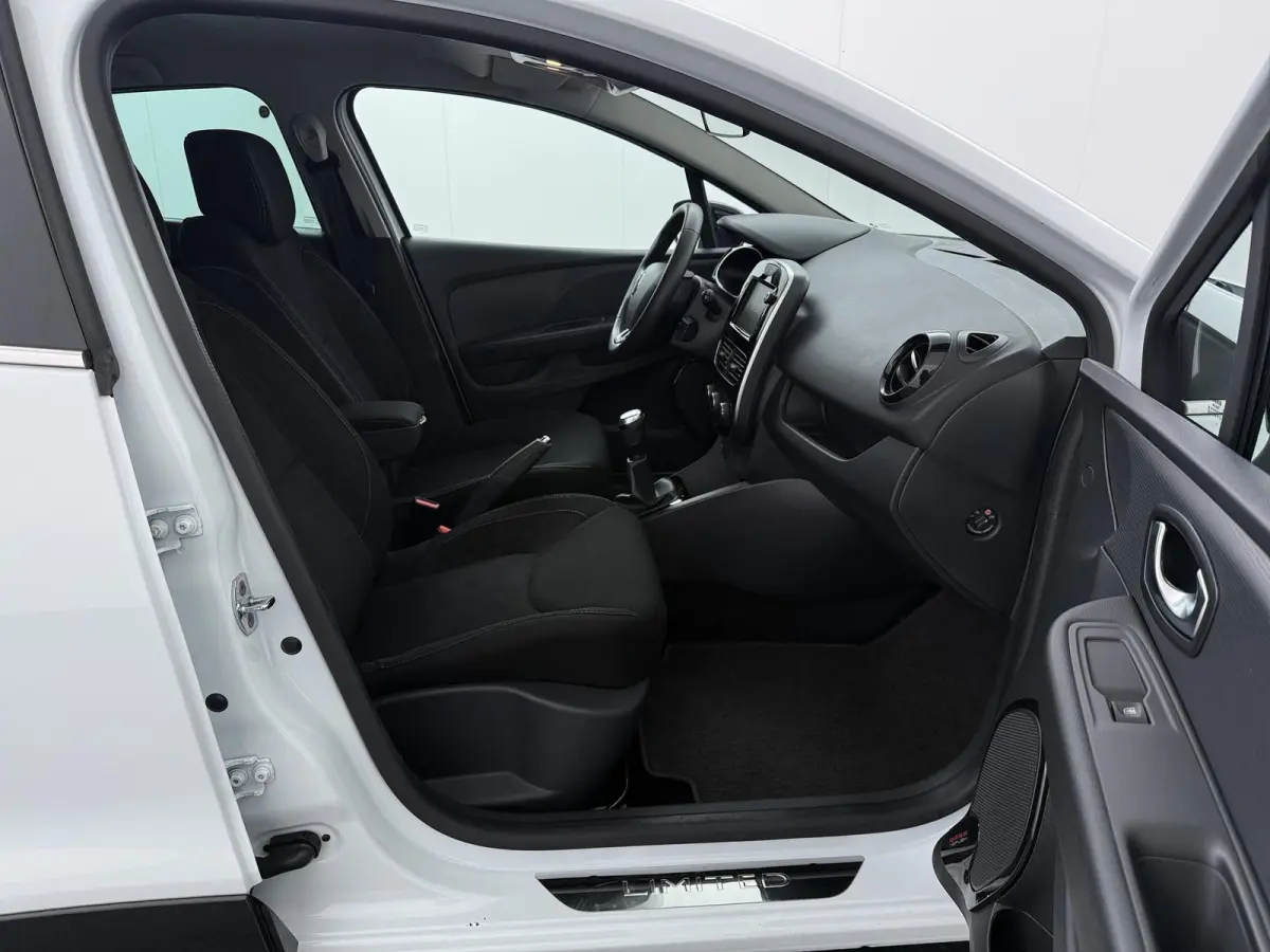 TCe 90 Limited | navigatie | parkeersensoren | airco |