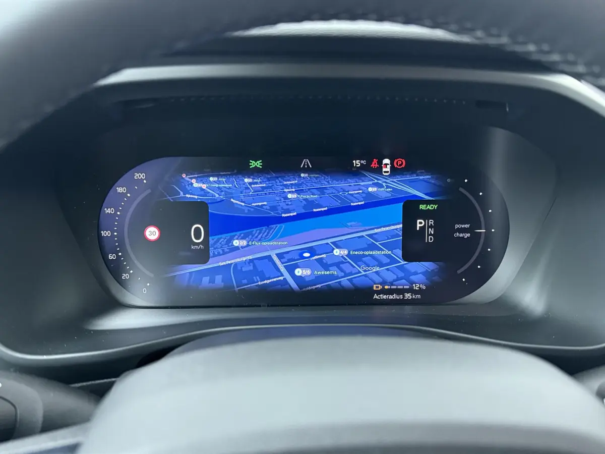 Plus | Adaptieve Cruise Control | Achteruitrijcamera | Navigatie |