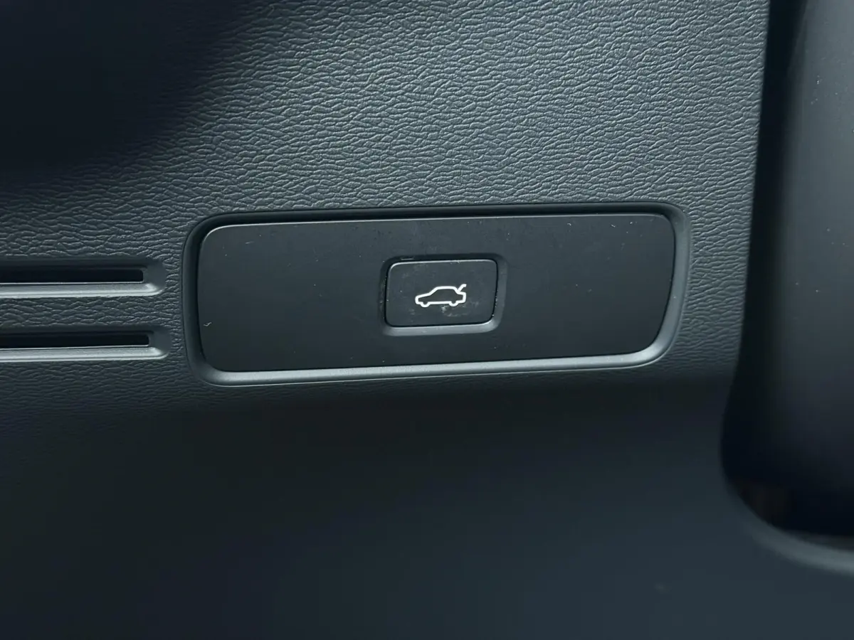 Plus | Adaptieve Cruise Control | Achteruitrijcamera | Navigatie |