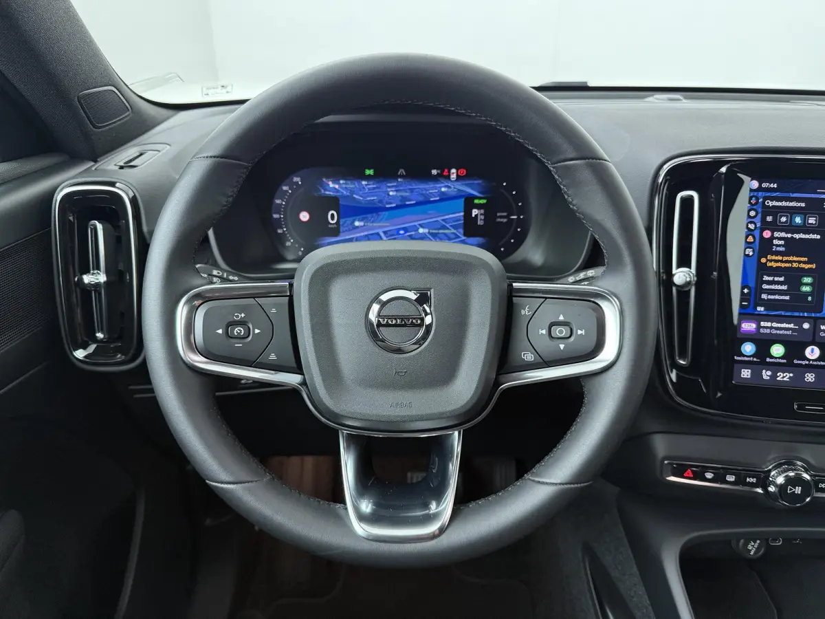 Plus | Adaptieve Cruise Control | Achteruitrijcamera | Navigatie |
