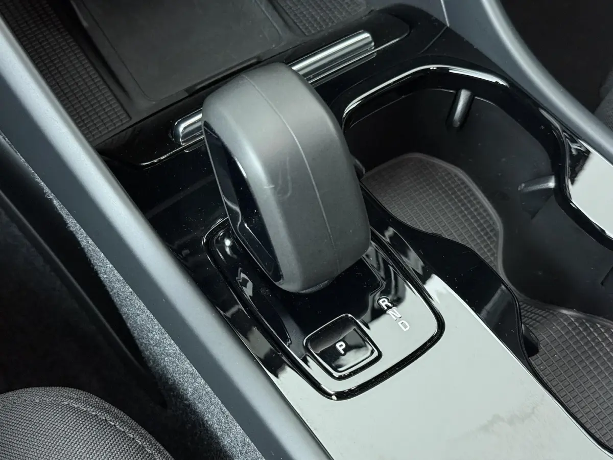 Plus | Adaptieve Cruise Control | Achteruitrijcamera | Navigatie |