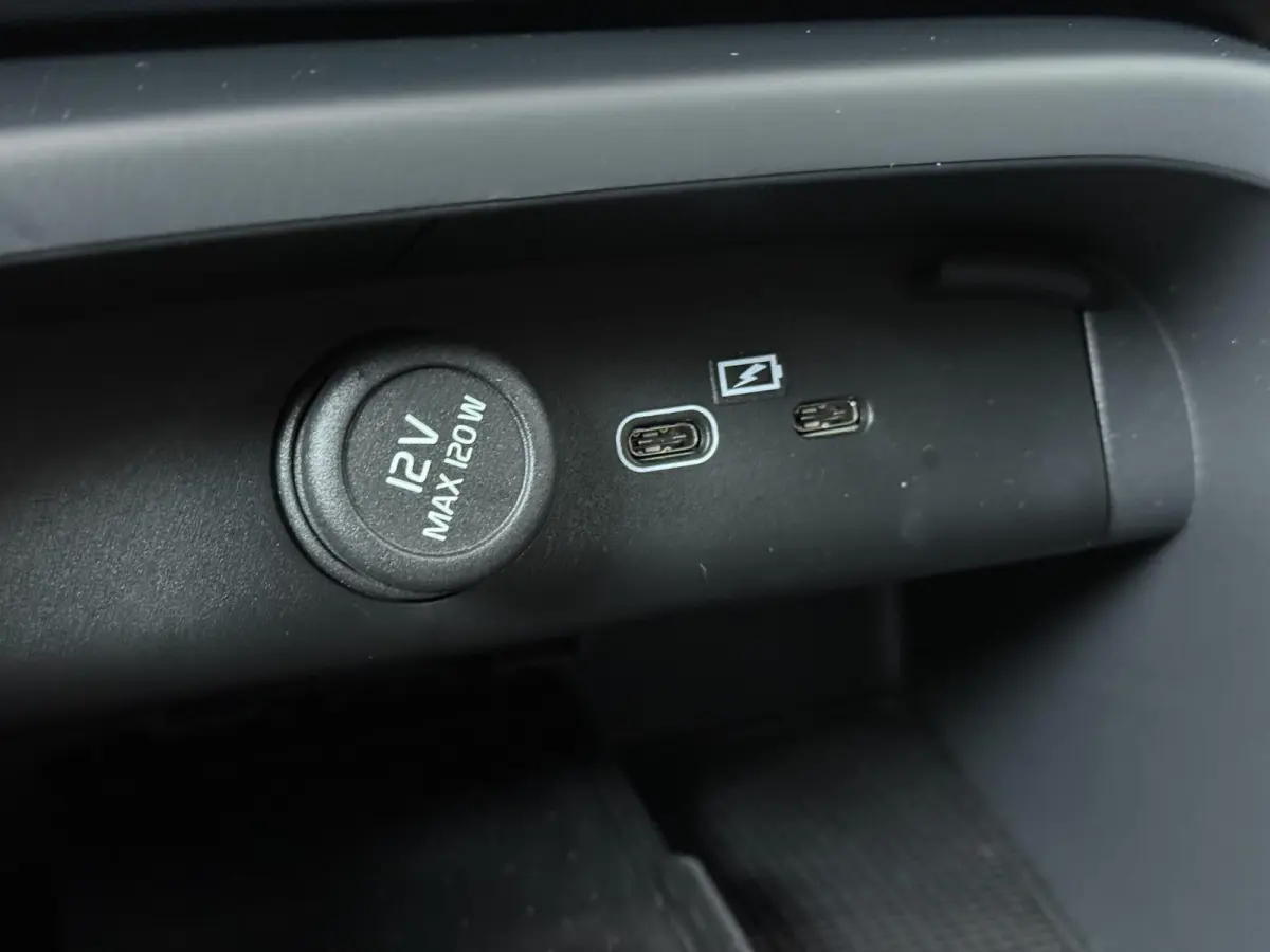 Plus | Adaptieve Cruise Control | Achteruitrijcamera | Navigatie |
