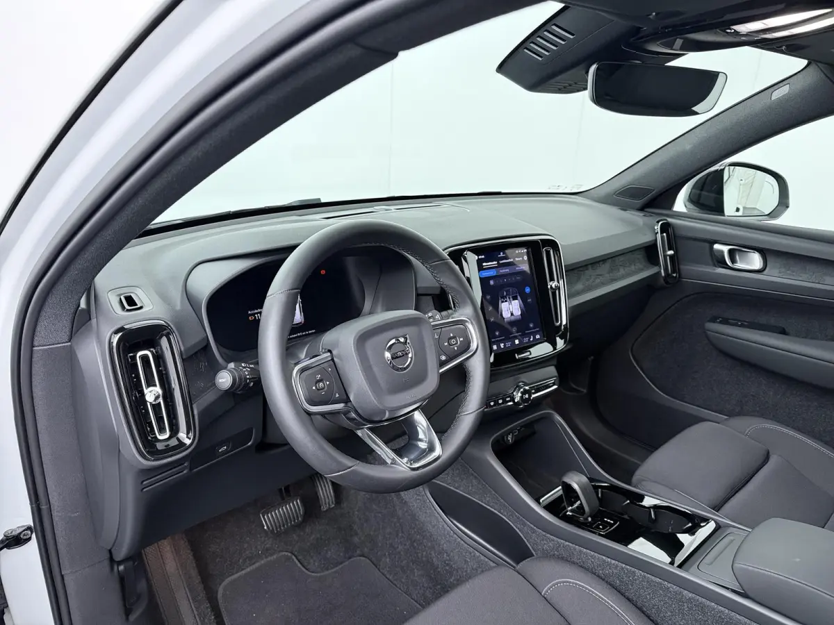 Plus | Adaptieve Cruise Control | Achteruitrijcamera | Navigatie |