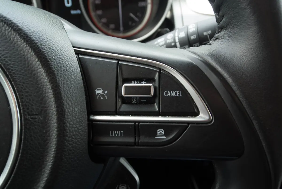 1.2 Style Hybrid ACC Apple Car Play Keyless