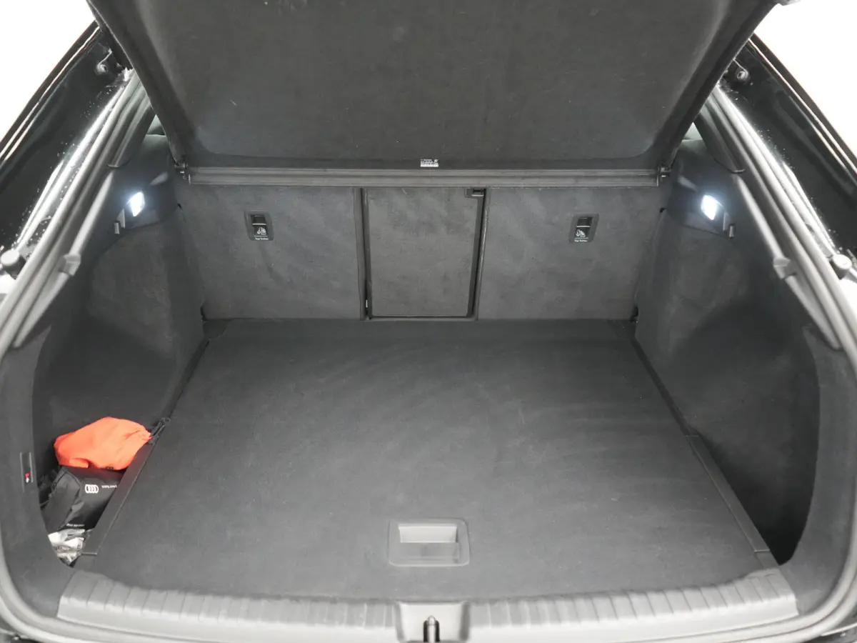 40 S edition 77 kWh 204pk Dealer O.H. | Trekhaak Af Fabriek | Panodak | Adaptive Cruise | Head Up | 360 Camera | Matrix LED | Lederen Sportstoelen & Stuur Verwarmd | Keyless | Apple Carplay 