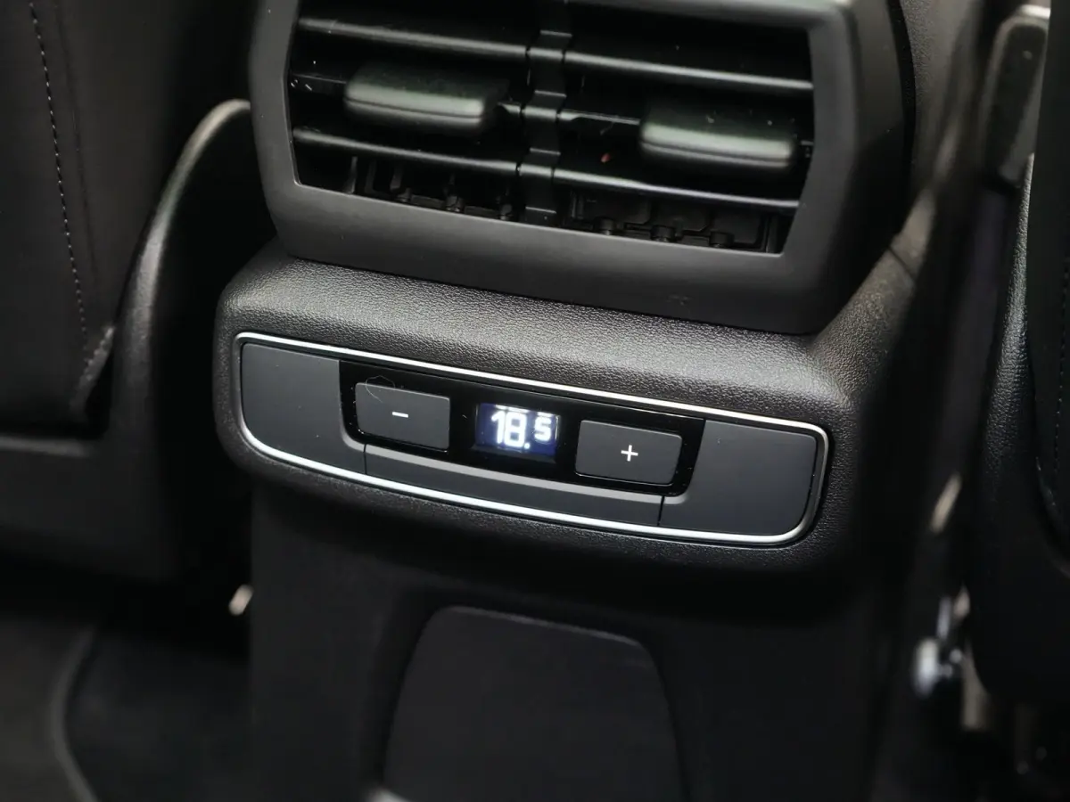 40 S edition 77 kWh 204pk Dealer O.H. | Trekhaak Af Fabriek | Panodak | Adaptive Cruise | Head Up | 360 Camera | Matrix LED | Lederen Sportstoelen & Stuur Verwarmd | Keyless | Apple Carplay 