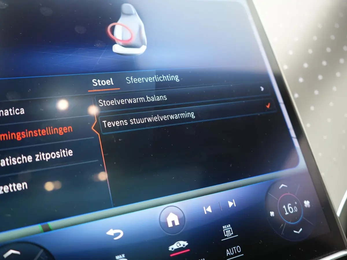 350+ Luxury Line 91 kWh 292pk Dealer O.H. | SOH 97,5% | Panodak | Adaptive Cruise | Camera | Lederen Sportstoelen Memory & Ventilatie | Stoelen & Stuur Verwarmd | Sfeerverlichting | BLIS | K