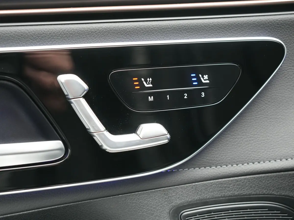 350+ Luxury Line 91 kWh 292pk Dealer O.H. | SOH 97,5% | Panodak | Adaptive Cruise | Camera | Lederen Sportstoelen Memory & Ventilatie | Stoelen & Stuur Verwarmd | Sfeerverlichting | BLIS | K