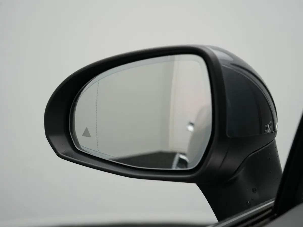 350+ Luxury Line 91 kWh 292pk Dealer O.H. | SOH 97,5% | Panodak | Adaptive Cruise | Camera | Lederen Sportstoelen Memory & Ventilatie | Stoelen & Stuur Verwarmd | Sfeerverlichting | BLIS | K