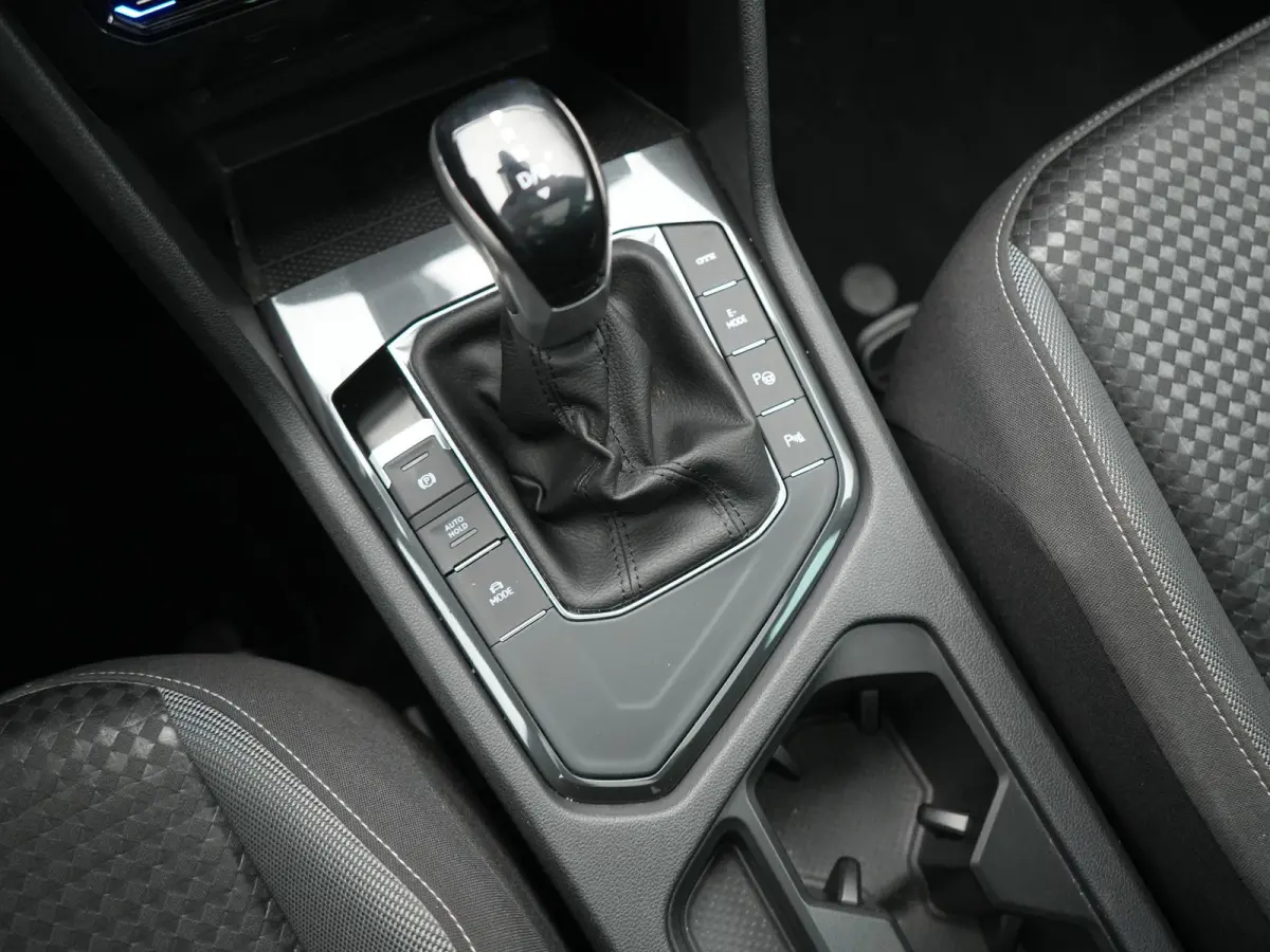 1.4 TSI eHybrid PHEV 245pk Dealer O.H. | SOH 92,8% | Trekhaak Af Fabriek | Panodak | Adaptive Cruise | Sportstoelen & Stuur Verwarmd | Sfeerverlichting | BLIS | Apple Carplay | Navigatie | D